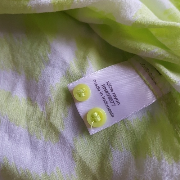 Neon yellow chevron shirt. Like New. Small - Picture 4 of 4